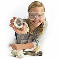 National Geographic Break Open 2 Geodes